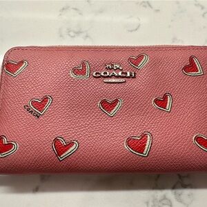 Coach Wristlet gently used.